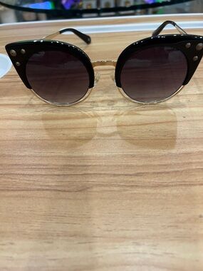 Balmain Black and Gold Round Cat-Eye Sunglasses